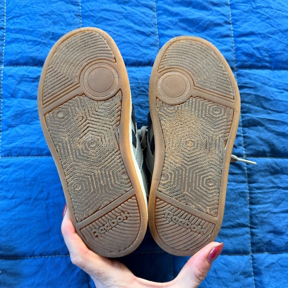 Kid’s Reebok Grey Sneakers - Picture 2 of 3